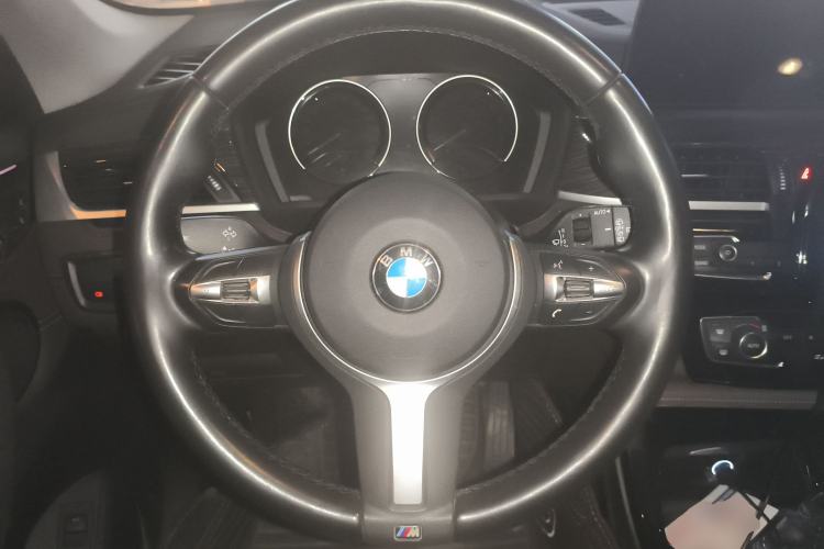 Used BMW X1 2020 xDrive25Li Luxury Edition Steering Wheel
