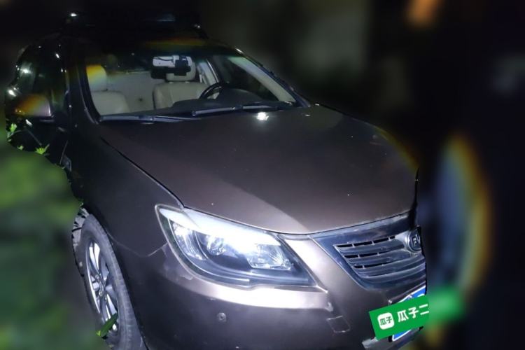 Used BYD G6 2013 1.5TI Manual Luxury Model Front Right 45 Deg