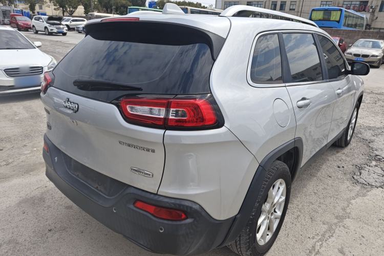 Used Jeep Cherokee 2016 2.0L Superior Edition