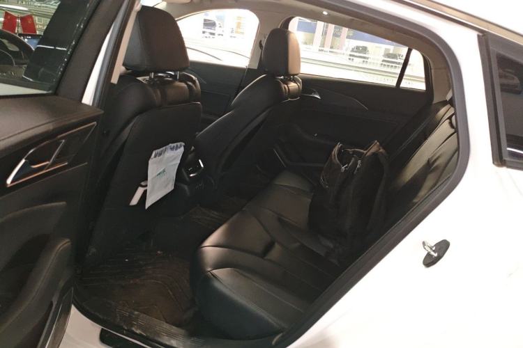 Used Hongqi H5 2022 Classic Model Facelift 1.8T Automatic Smart Connect Flagship Edition
