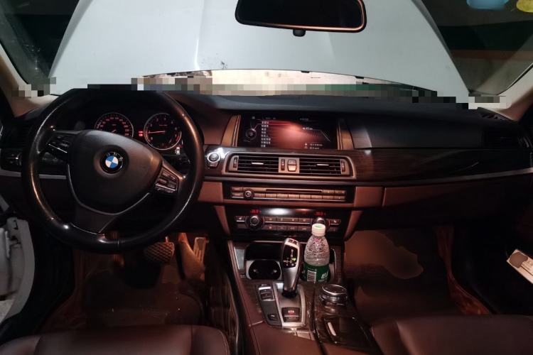 Used BMW 5 Series 2014 525Li Luxury Design Package Center Console