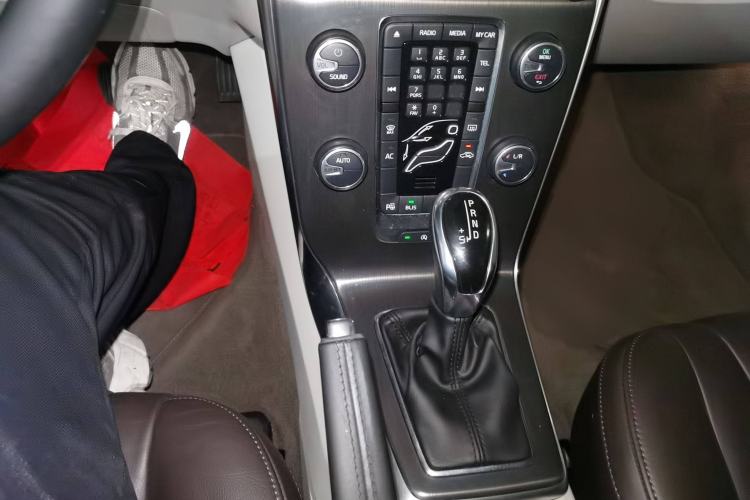 Used Volvo V40 2013 2.0T Zhiya Edition