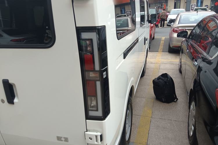 Used SRM New Energy E3 2025 Fudi 310KM Practical Passenger Vehicle
