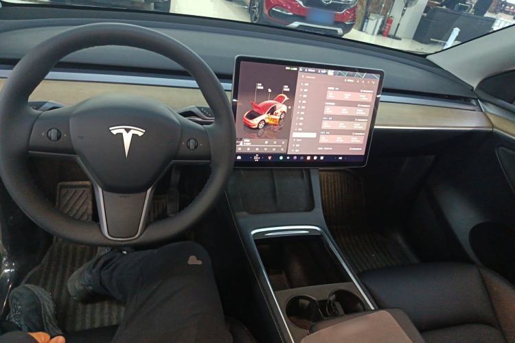 Used Tesla Model Y 2022 Rear-Wheel-Drive Version Center Console