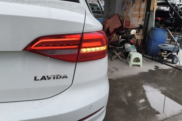 Used Volkswagen Lavida 2019 1.5L Automatic Vision Edition China VI Standard Right Rear Taillight