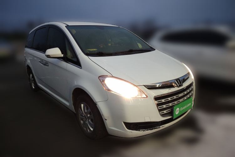 Used Luxgen Great 7 MPV 2015 2.0T Elite Edition Front Right 45 Deg