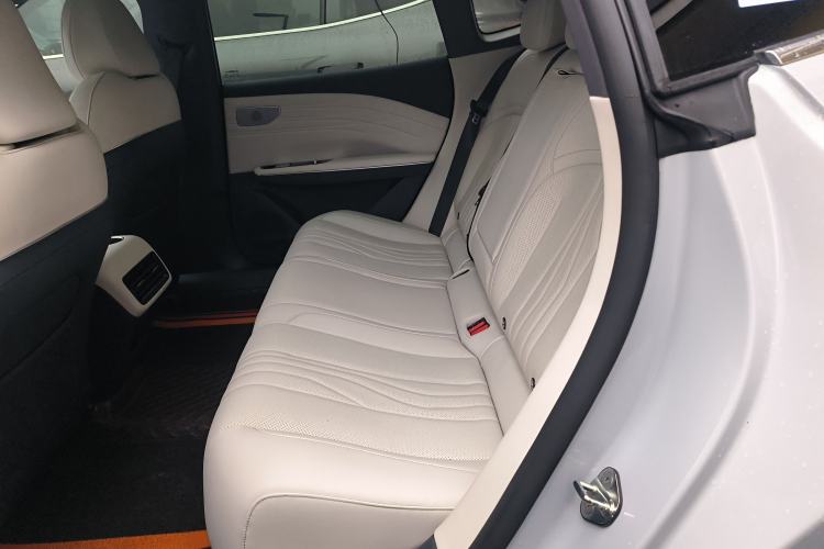 Used Geely Galaxy E8 2024 665 km Range Rear-Drive Starship Long-Range Version Left Rear Seat