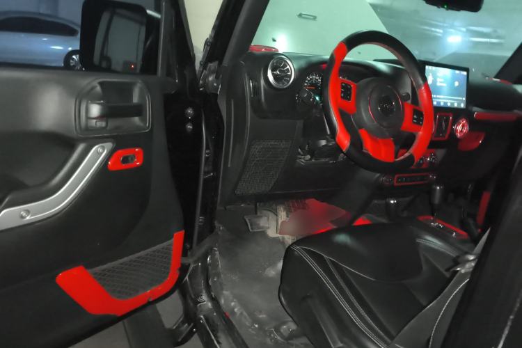 Used Jeep Wrangler 2017 3.0L Sahara Four-Door Comfort Edition
