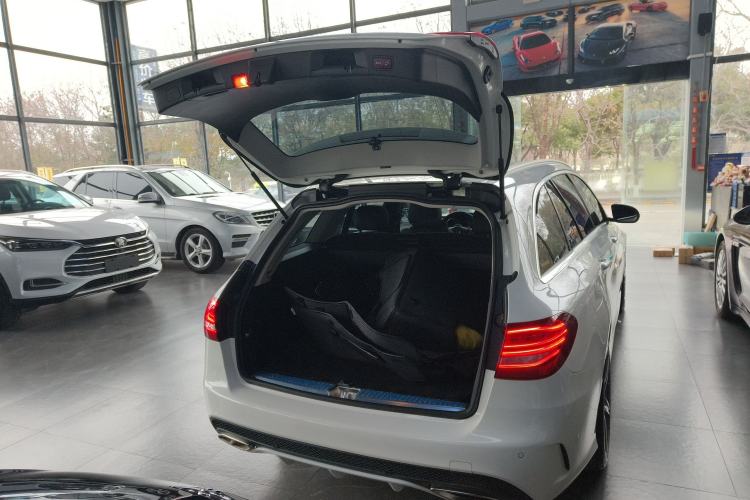 Used Mercedes-Benz C-Class 2017 Facelift C 200 Station Wagon
