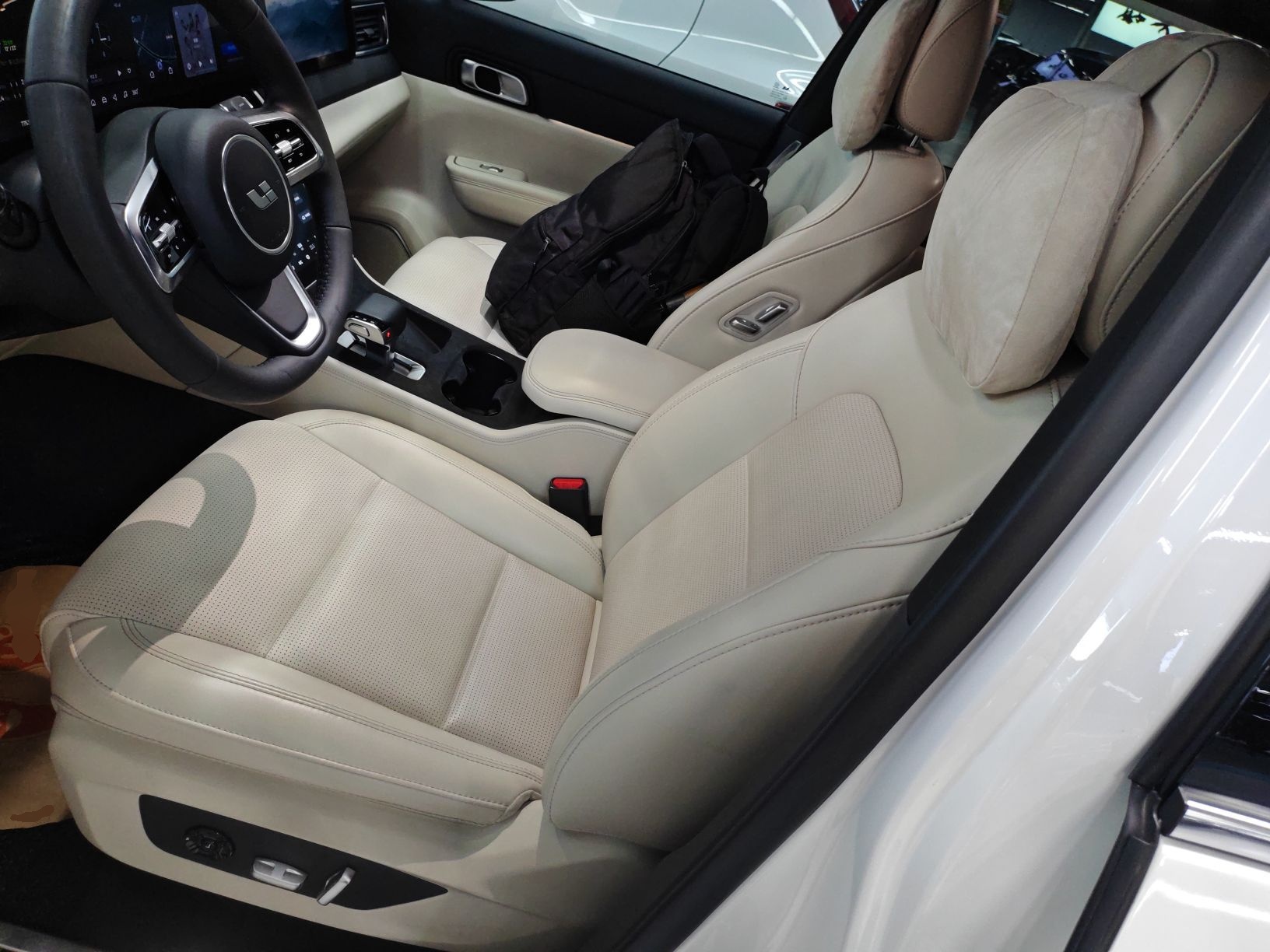 Переднее сиденье в автомобиле