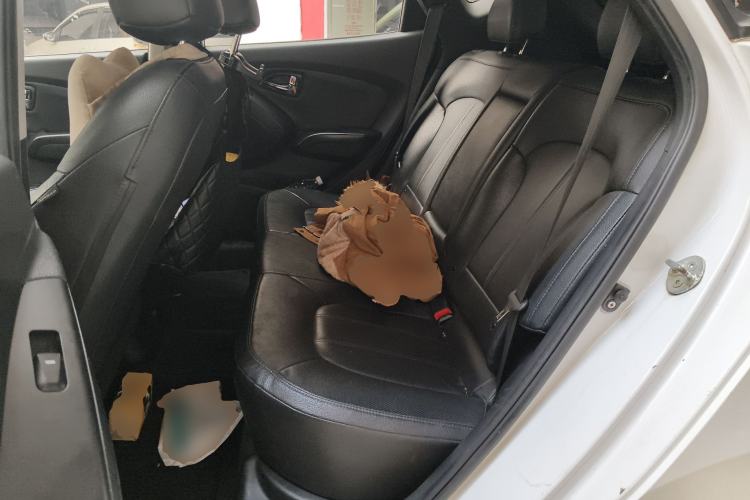 Used Hyundai ix35 2013 2.0L Automatic Two-Wheel Drive Smart GLS China IV Standard