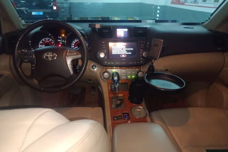 Used Toyota Highlander 2009 3.5L 4x4 7-Seater Supreme Edition Center Console