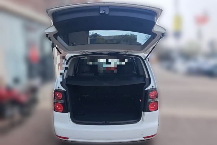 Used Volkswagen Touran 2015 1.4T DSG Comfort Edition 5 Seats Trunk