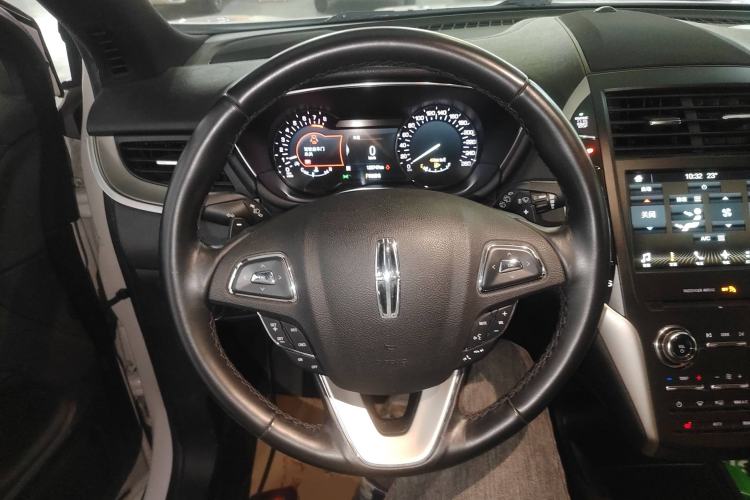 Used Lincoln MKC 2017 2.0T Two-Wheel Drive Deluxe Edition