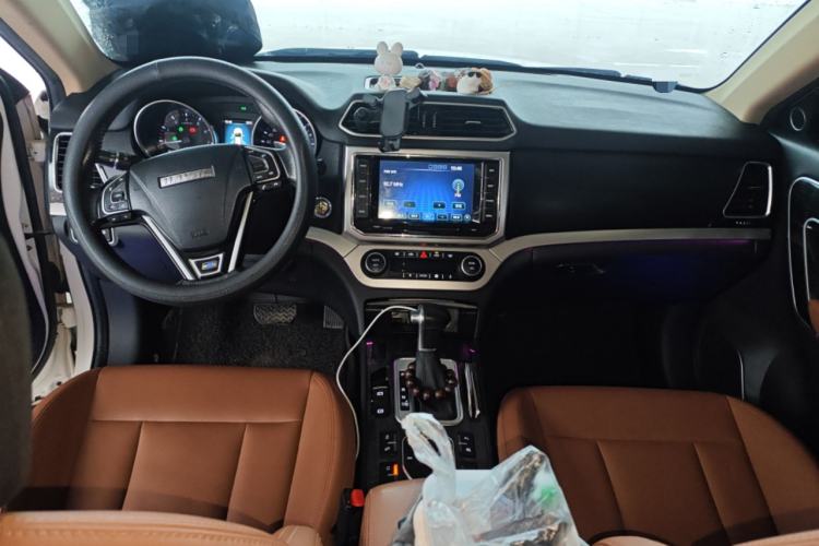 Used Haval H6 Coupe 2016 Blue Label 1.5T Automatic Two-Wheel Drive Urban Model Center Console
