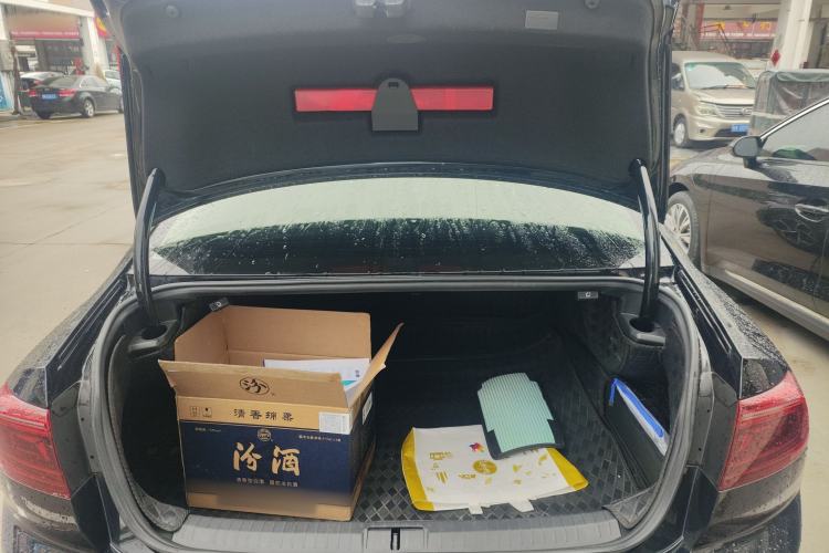 Used Volkswagen Magotan 2023 2 Million Units Limited Edition 280TSI DSG Leading Version