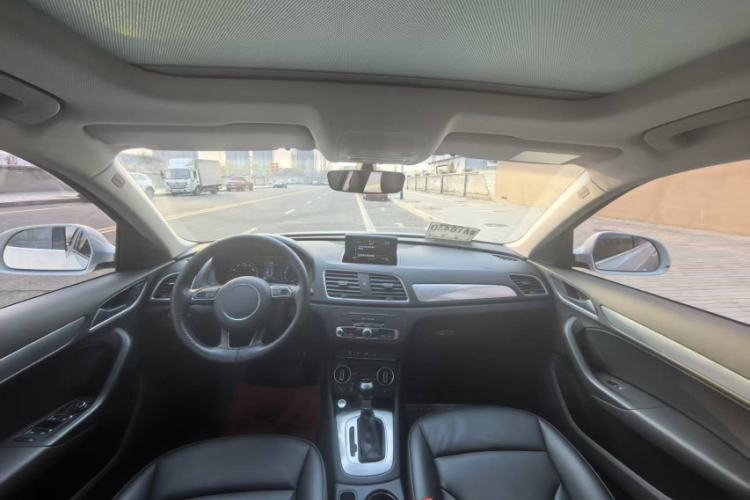 Used Audi Q3 2017 30 TFSI Fashion Model Interior 1