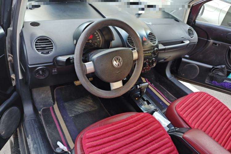 Used Volkswagen Beetle 2010 1.8T BlackOrange Luxury Edition Center Console