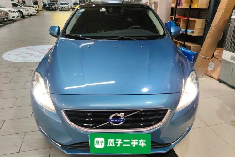 Used Volvo V40 2015 1.6T Zhiyi Edition
