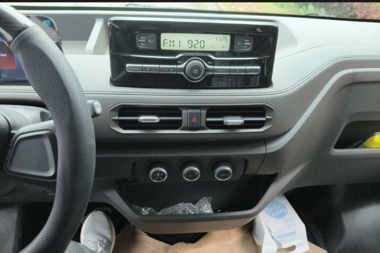 Used JMC E Fushun 2025 Model, Open Window Version, 41.86 kWh, Short Axle, Low-roof Interior 6