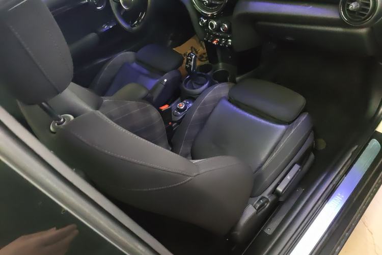 Used MINI 2019 1.5T COOPER Classic Edition
