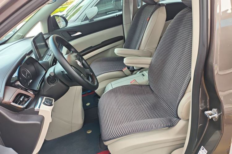 Used Buick GL8 2023 Land Executive Class Comfort Model
