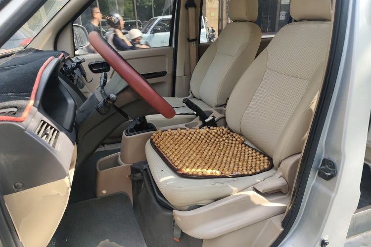 Used Wuling Rongguang 2014 1.5L S Standard Version