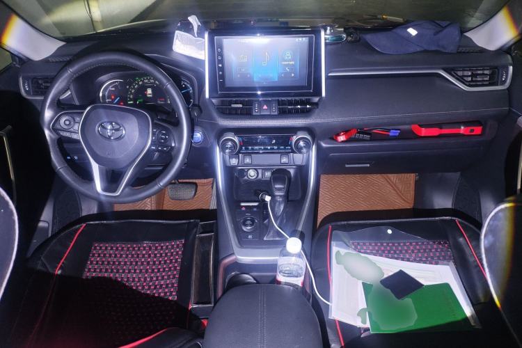 Used Toyota RAV4 2020 Dual-Engine 2.5L E-CVT 4x4 Elite PLUS Edition Center Console