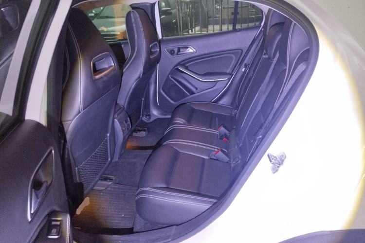 Used Mercedes-Benz GLA 2019 GLA 200 Fashion Model Left Rear Seat