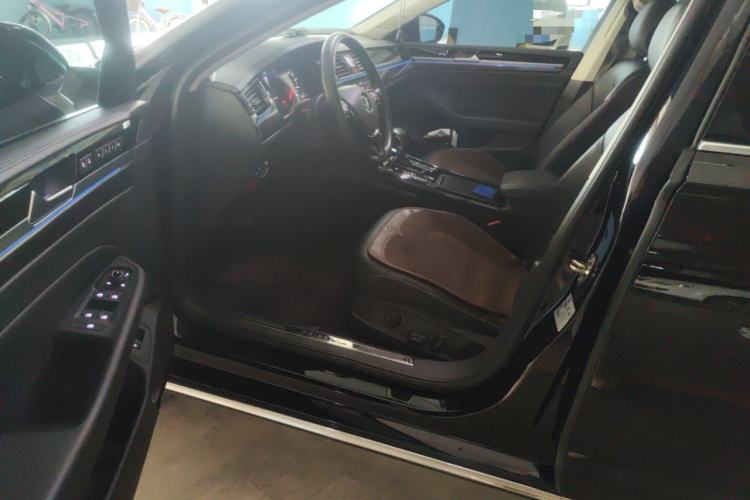 Used Volkswagen Phideon 2018 Revised Version 380TSI Two-Wheel Drive Business Edition