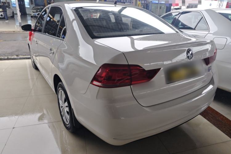 Used Volkswagen Santana 2016 1.6L Automatic Fashion Edition Exterior 2