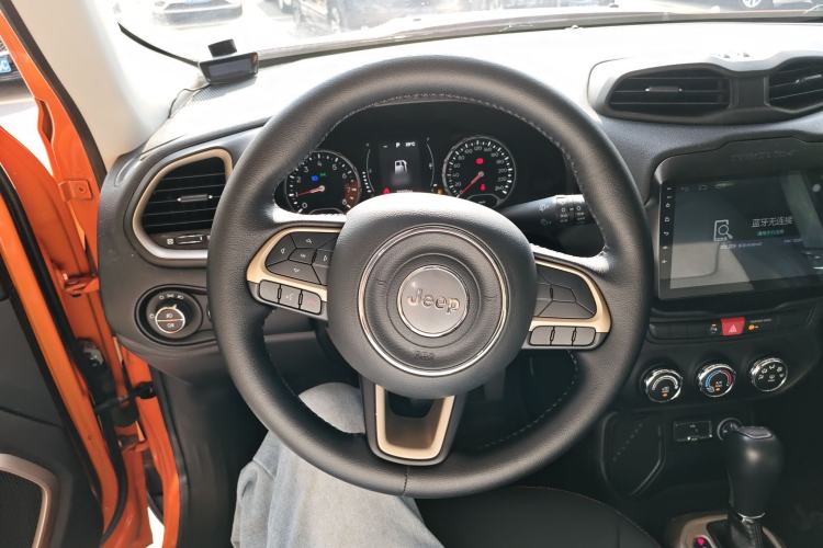Used Jeep Renegade 2017 180T Automatic High-Energy Version Steering Wheel