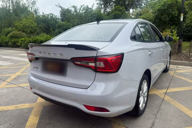 Used Roewe i5 2020 1.5L Manual 4G Connect Luxury Edition
