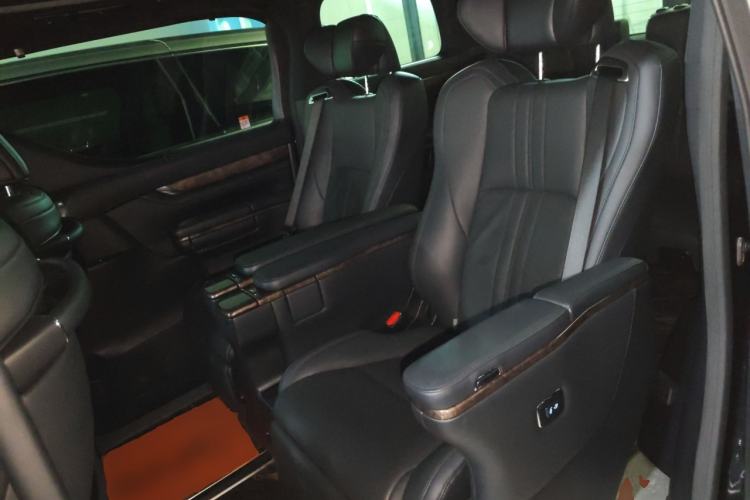 Used Toyota Vellfire 2023 Crown Dual-Engine 2.5L HV Prestige Edition