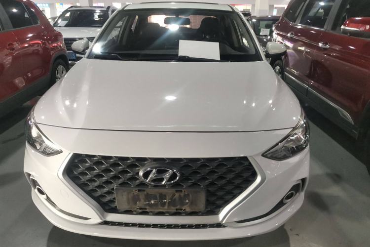 Used Hyundai Celesta 2017 1.6L Automatic Enjoyment Version GLS
