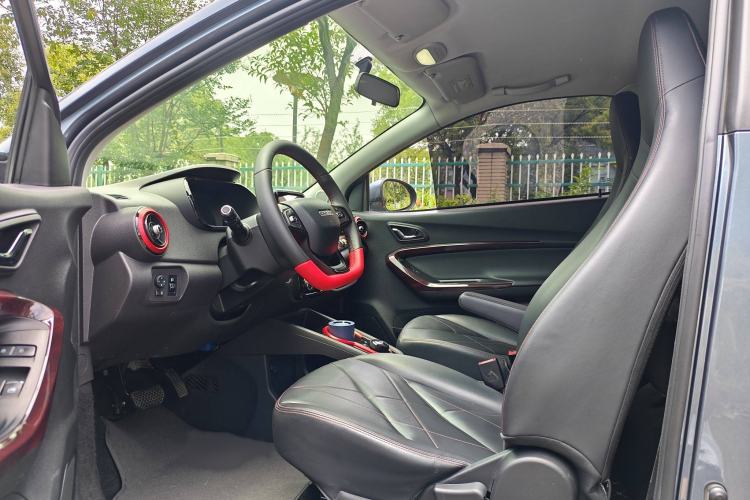 Used Chery New Energy Little Ant 2022 Revised Version Sweet Pink Edition Half-Sugar Version Lithium Iron Phosphate 30.7 kWh 30 kW 301 km