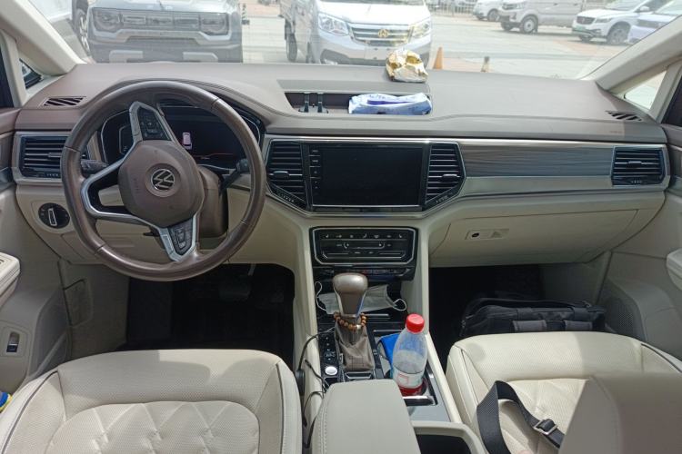 Used Volkswagen Viloran 2020 380TSI Prestige Edition Center Console