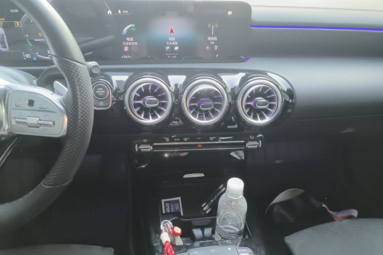 Used Mercedes-Benz A-Class 2022 Second Facelift A 200 L Sport Sedan Fashion Version
