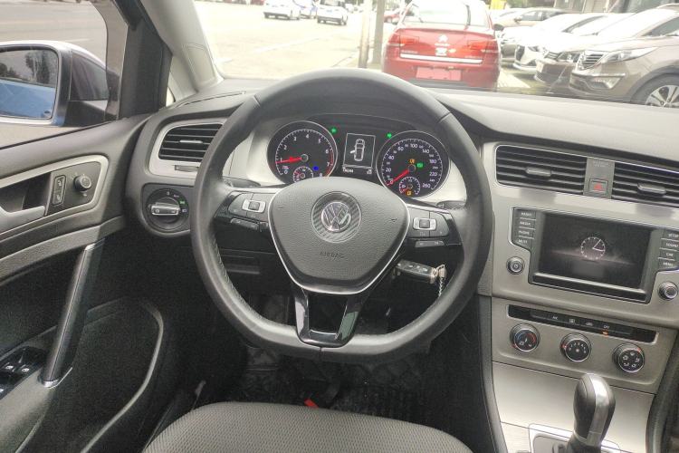 Used Volkswagen Golf 2015 1.4TSI Comfort Travel Edition