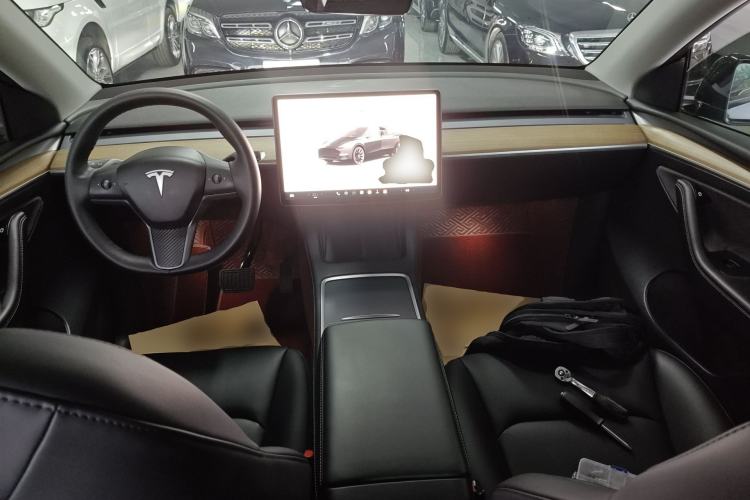 Used Tesla Model Y 2022 Rear-Wheel-Drive Version Center Console