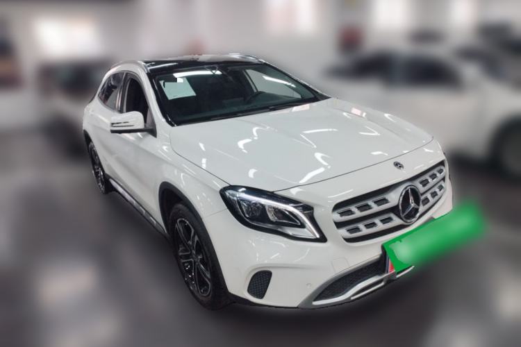 Used Mercedes-Benz GLA 2018 GLA 200 Fashion Model Front Right 45 Deg
