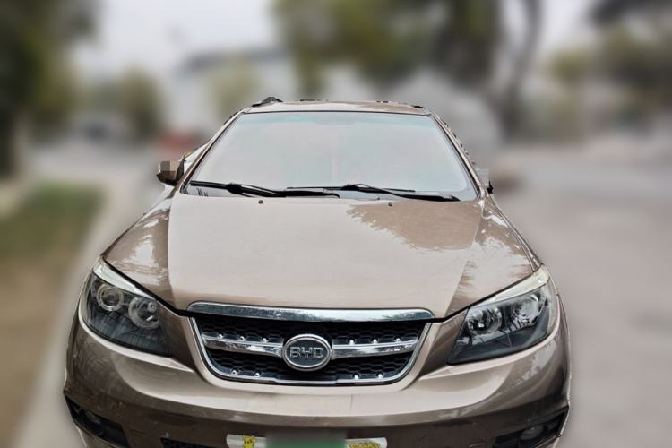 Used BYD S6 2014 2.0L Manual Luxury 5-Seater