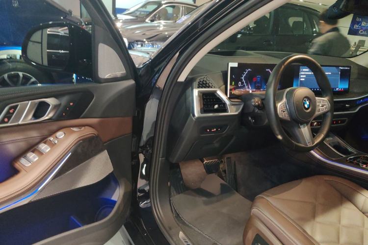 Used BMW X5 2023 xDrive 30Li Luxury M Sport Night Edition Package
