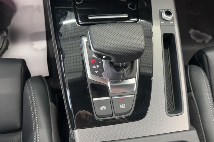 Used Audi Q5L 2025 quattro 45th Anniversary Edition 45 TFSI Luxury Dynamic Model
