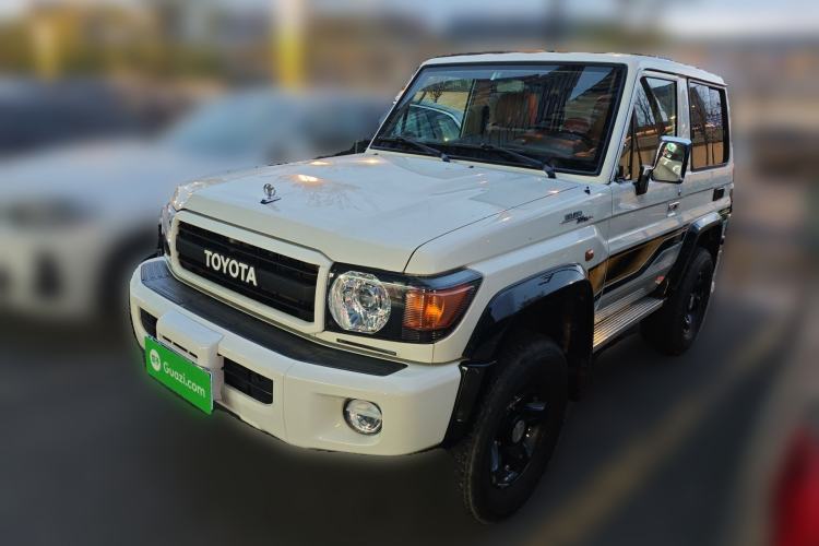 Used Toyota Land Cruiser 2022 4.0L Manual LC71 Gasoline 70th Anniversary Edition – Middle East