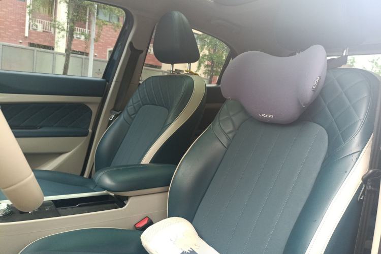 Used ORA Good Cat 2021 400km Standard Range Venus Edition Lithium Iron Phosphate Left Front Seat