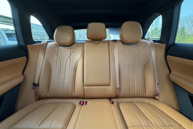 Used XPeng G9 2025 625 Long-Range Max Interior 9