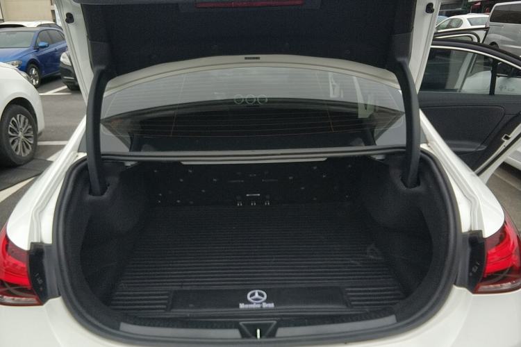 Used Mercedes-Benz A-Class 2022 Revised Version A 200 L Sport Sedan Fashionable Style Trunk