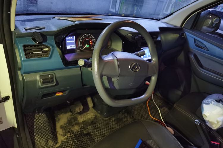 Used SAIC MAXUS EV30 2019 City Logistics Vehicle Fast Delivery Version Long Wheelbase Mengguli 35 kWh
