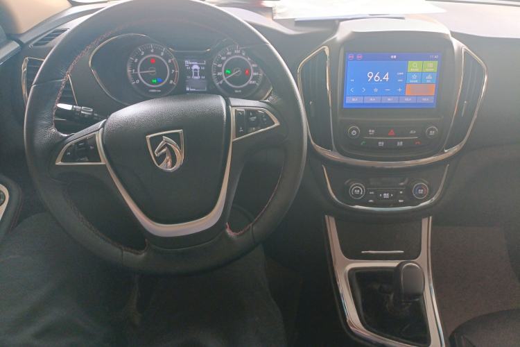 Used Baojun 560 2016 1.8L Manual Luxury Edition